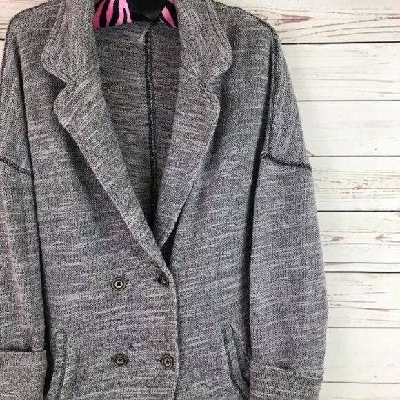 FREE PEOPLE Gray Knit Loose Double Button Cardigan Sz Medium - Picture 2 of 5